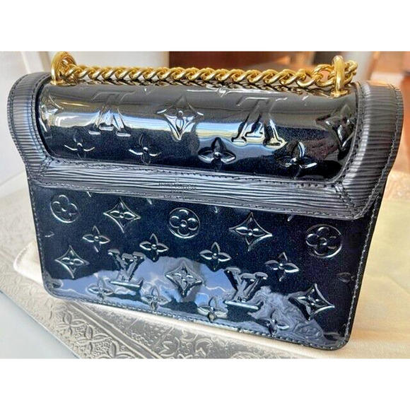 Auth Louis Vuitton Monogram Vernis Wynwood Black Patent Leather Crossbody Bag - Picture 7 of 15